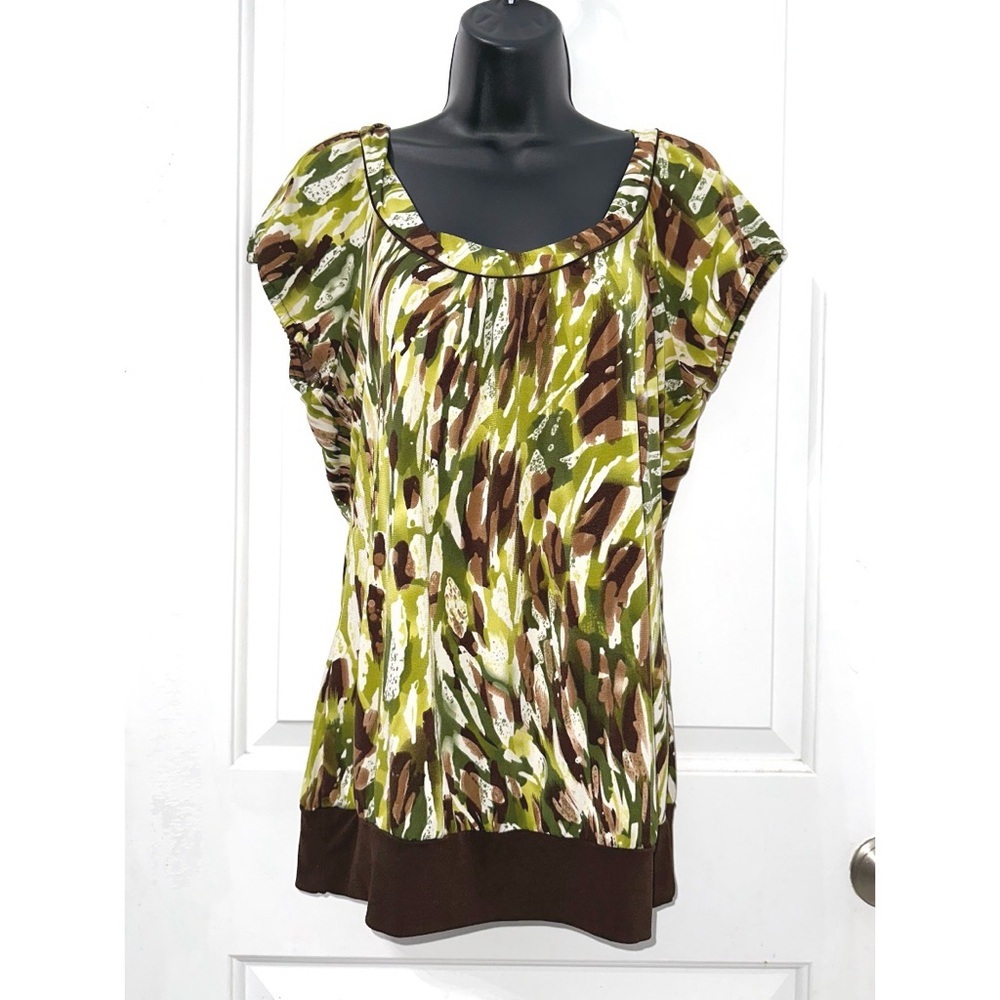 Vintage Maurices Y2K Top featuring a vibrant, multicolored abstract print